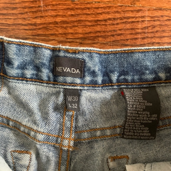 Nevada Jeans - Picture 2 of 3